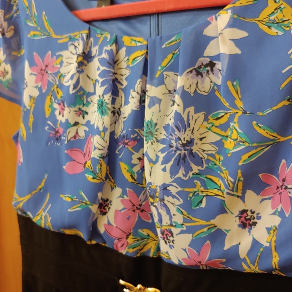 Like New Alyx Tulip Sleeve Sheath Dress, Size 6 - Picture 3 of 12